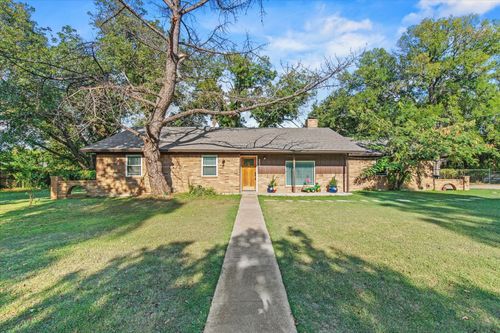 205 S Washington St, Cleburne, TX, 76031-5825 | Card Image