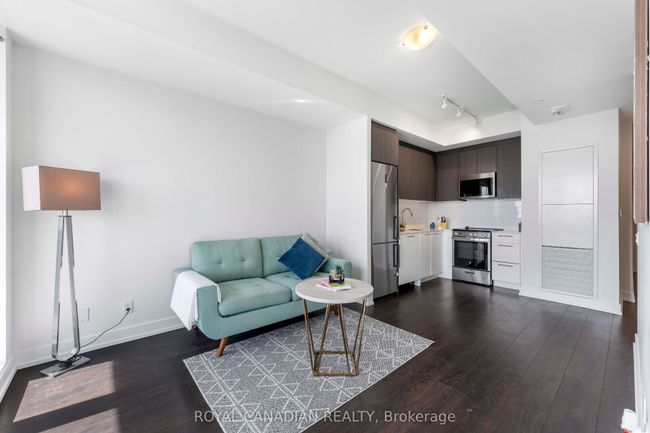 1110 - 215 Veterans Dr, Condo with 2 bedrooms, 2 bathrooms and 1 parking in Brampton ON | Image 7