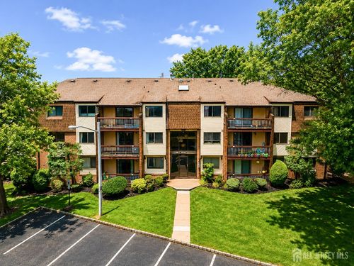 201 Edison Glen Ter, Edison, NJ, 08837-2922 | Card Image