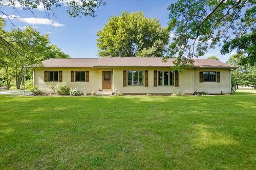 67 N, Chesterton, IN, 46304 | Card Image