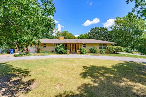 3820 S Hoover Rd, Wichita, KS, 67215-1202 | Card Image