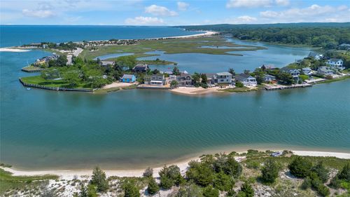 286 Towd Point Rd, Southampton, NY, 11968-1510 | Card Image