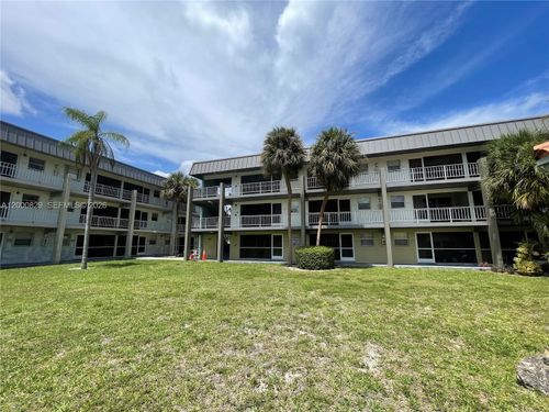 apt-204-250 Layne Blvd, Hallandale Beach, FL, 33009-5703 | Card Image