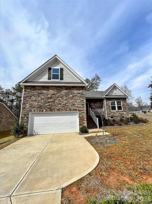 8149 Long Island Rd, Catawba, NC, 28609-8989 | Card Image