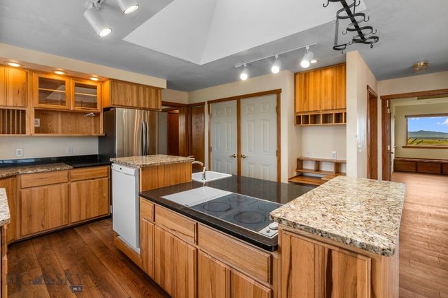6385 Mt Highway 41, House other with 5 bedrooms, 4 bathrooms and null parking in Whitehall MT | Image 20