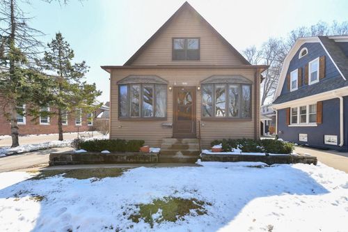 6919 W Bluemound Road, Wauwatosa, WI, 53213 | Card Image