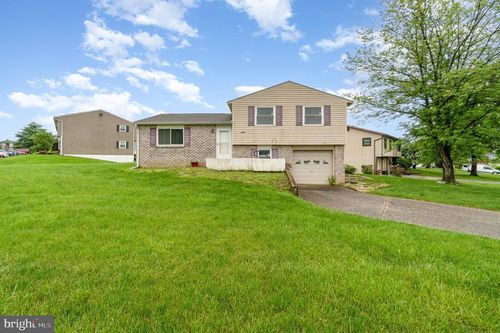 1698 Douglas Dr, CARLISLE, PA, 17013-1078 | Card Image