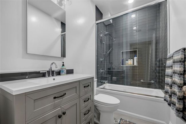 13 - 14535 Margate St, Townhouse with 3 bedrooms, 3 bathrooms and 2 parking in Sherman Oaks CA | Image 25