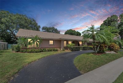 1841 Sw 73rd Ave, House other with 3 bedrooms, 2 bathrooms and null parking in Plantation FL | Image 2