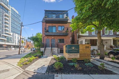 3-125 Kendal Ave, Toronto, ON, M5R1L8 | Card Image