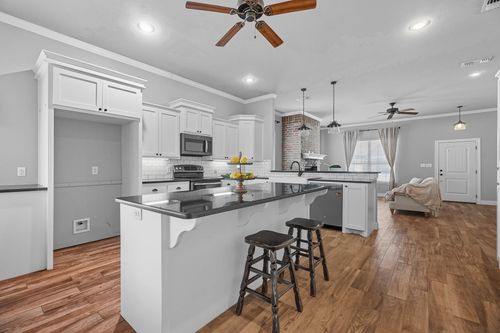 7650 Florence Dr, Abilene, TX, 79606-2890 | Card Image