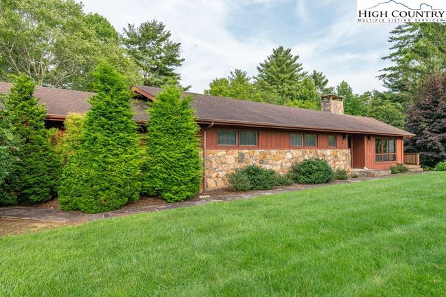 835 Ridge Rd, House other with 3 bedrooms, 3 bathrooms and null parking in Spruce Pine NC | Image 44