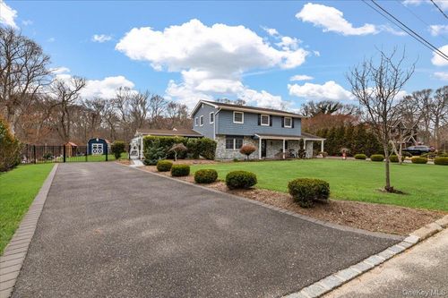 32 Branch Dr, Smithtown, NY, 11787-3702 | Card Image