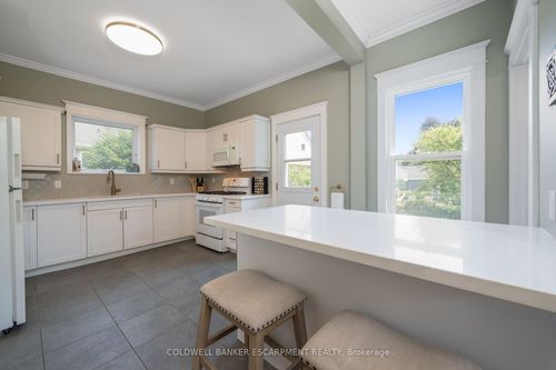 44 Church St E, Acton, ON, L7J1K5 | Card Image