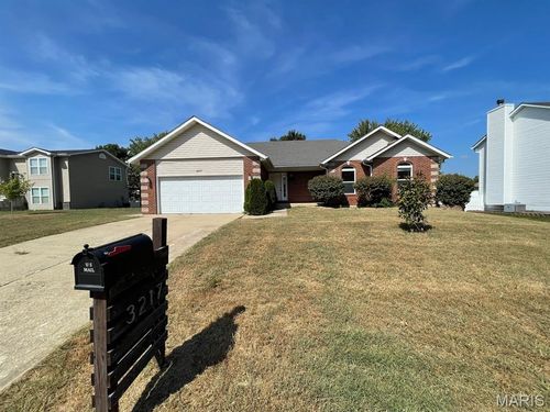 3217 Millbrook Dr, Belleville, IL, 62221-3473 | Card Image