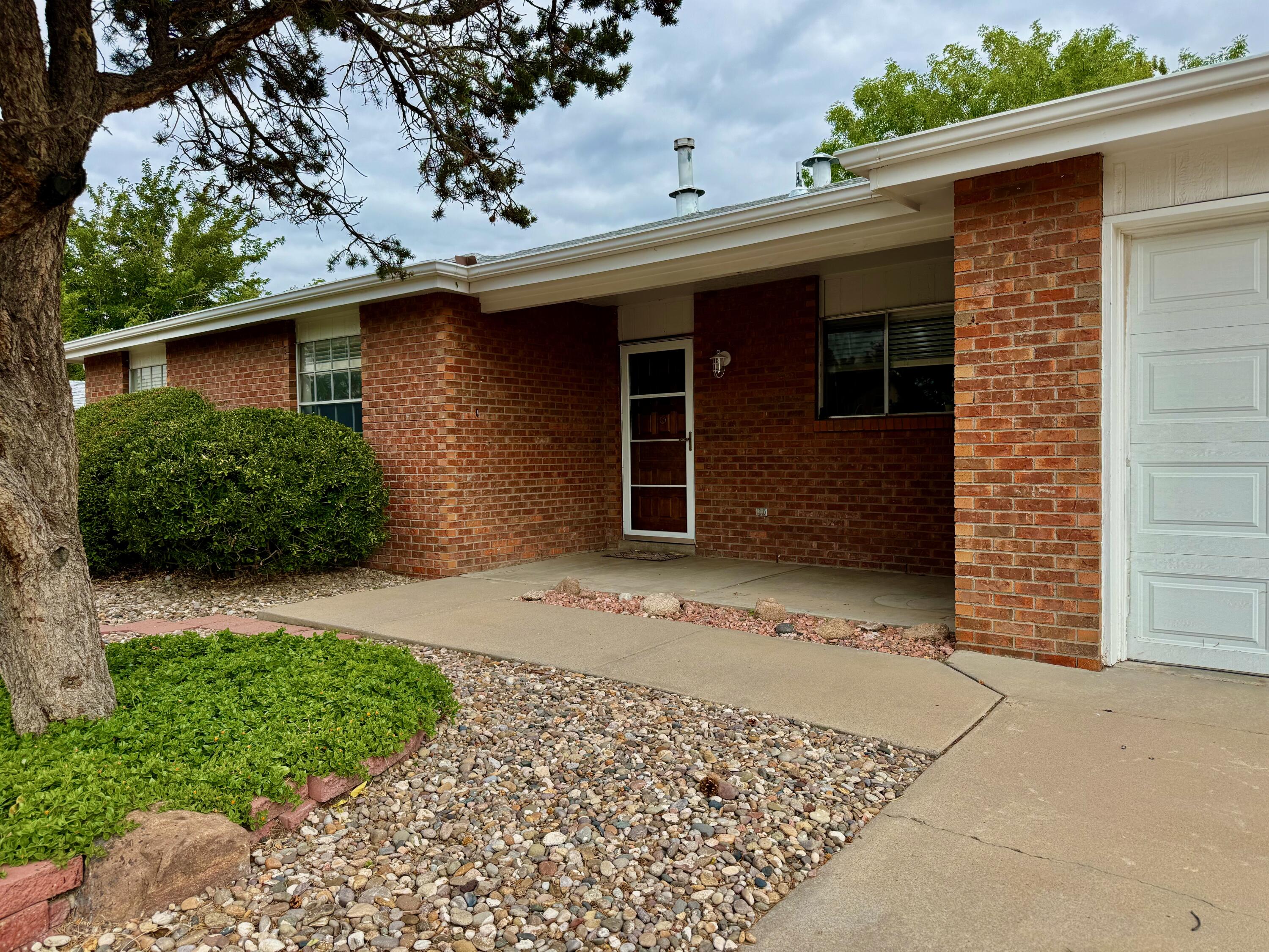 Luella Anne Dr, Albuquerque, NM 87109