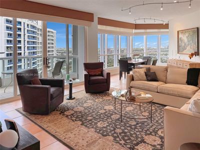 2705 - 21150 Point Pl, Condo with 3 bedrooms, 2 bathrooms and null parking in Aventura FL | Image 1