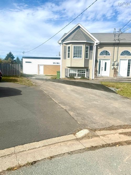 27-29 Grayson Crt, Lower Sackville, NS, B4C0A8 | Card Image