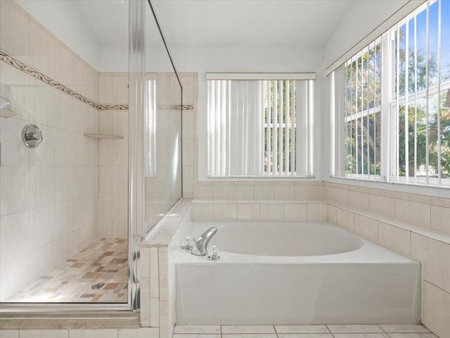 9701 Hidden Cove Ct, House other with 5 bedrooms, 3 bathrooms and null parking in Tampa FL | Image 28