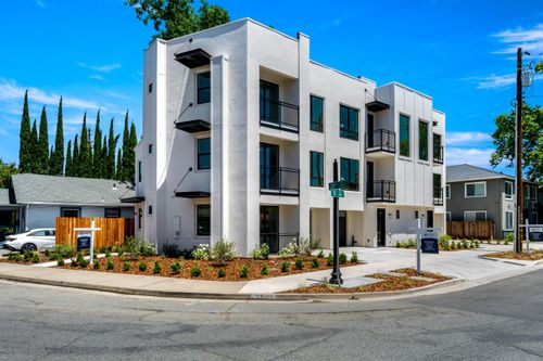 2031 30th St, Sacramento, CA, 95817-1104 | Card Image