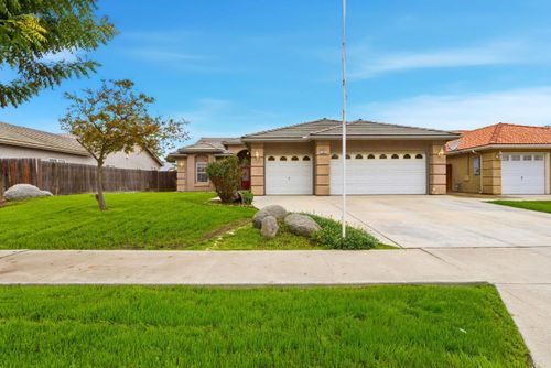 535 Mallard Ave, Lemoore, CA, 93245-4947 | Card Image