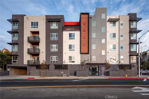 204-6800 Variel Avenue, Canoga Park, CA, 91303 | Card Image