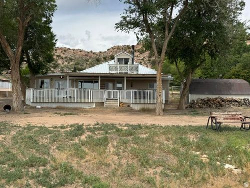1124 Washam Rd, Green River, WY, 82935-5068 | Card Image