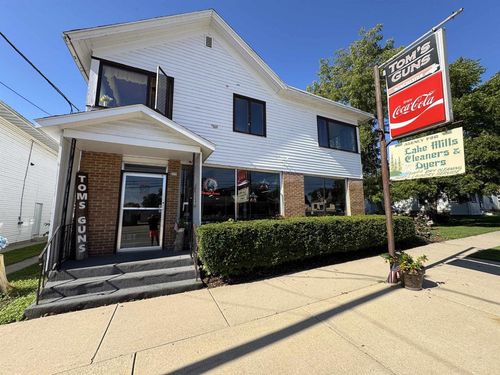 215 W Main St, Marshall, WI, 53559-8964 | Card Image