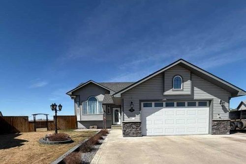 75 Upland Manor, Brooks, AB, T1R1L4 | Card Image