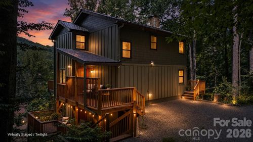 549 Clubhouse Dr, Banner Elk, NC, 28604-8821 | Card Image