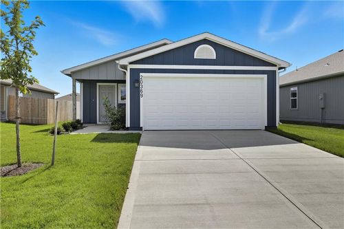 20368 W 194th St, Spring Hill, KS, 66083-6502 | Card Image