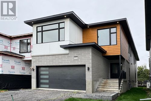 2239 Page Rd, Orléans, ON, K1C7K5 | Card Image