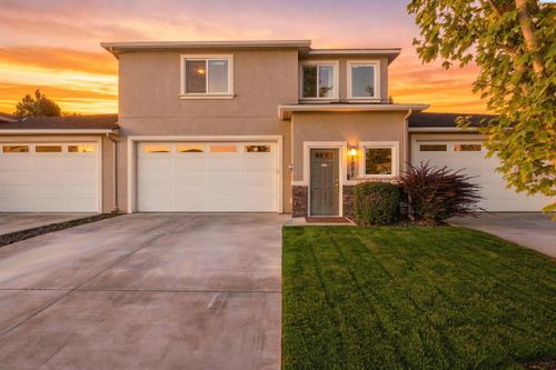 1081 S Delaware St, Kennewick, WA, 99338-1005 | Card Image