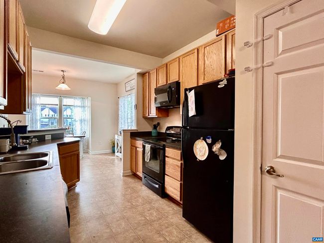76 Villa Cir, House attached with 3 bedrooms, 3 bathrooms and null parking in PALMYRA VA | Image 6