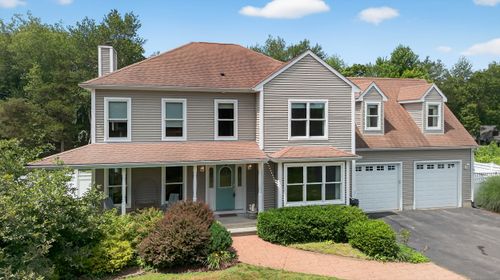894 Vauxhall Street Ext, Waterford, CT, 06385-4152 | Card Image