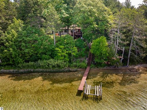 5692 Lakeview Dr, Interlochen, MI, 49643-9506 | Card Image