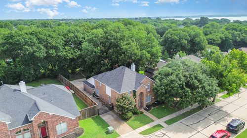 8713 Lakeside Dr, Rowlett, TX, 75088-5588 | Card Image