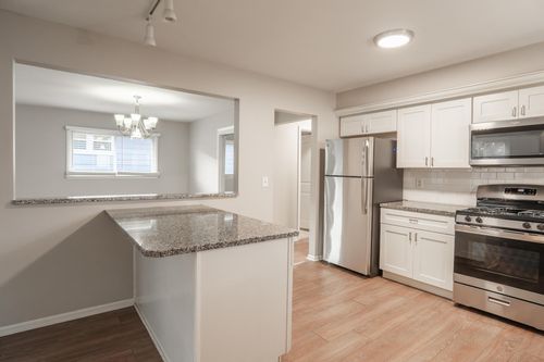 6418 Knoll St N, Golden Valley, MN, 55427-4227 | Card Image