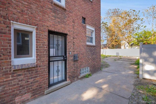 17550 Ohio St, House other with 3 bedrooms, 2 bathrooms and null parking in Detroit MI | Image 31