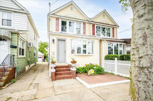 10719 Sutter Ave, Ozone Park, NY, 11417-2632 | Card Image