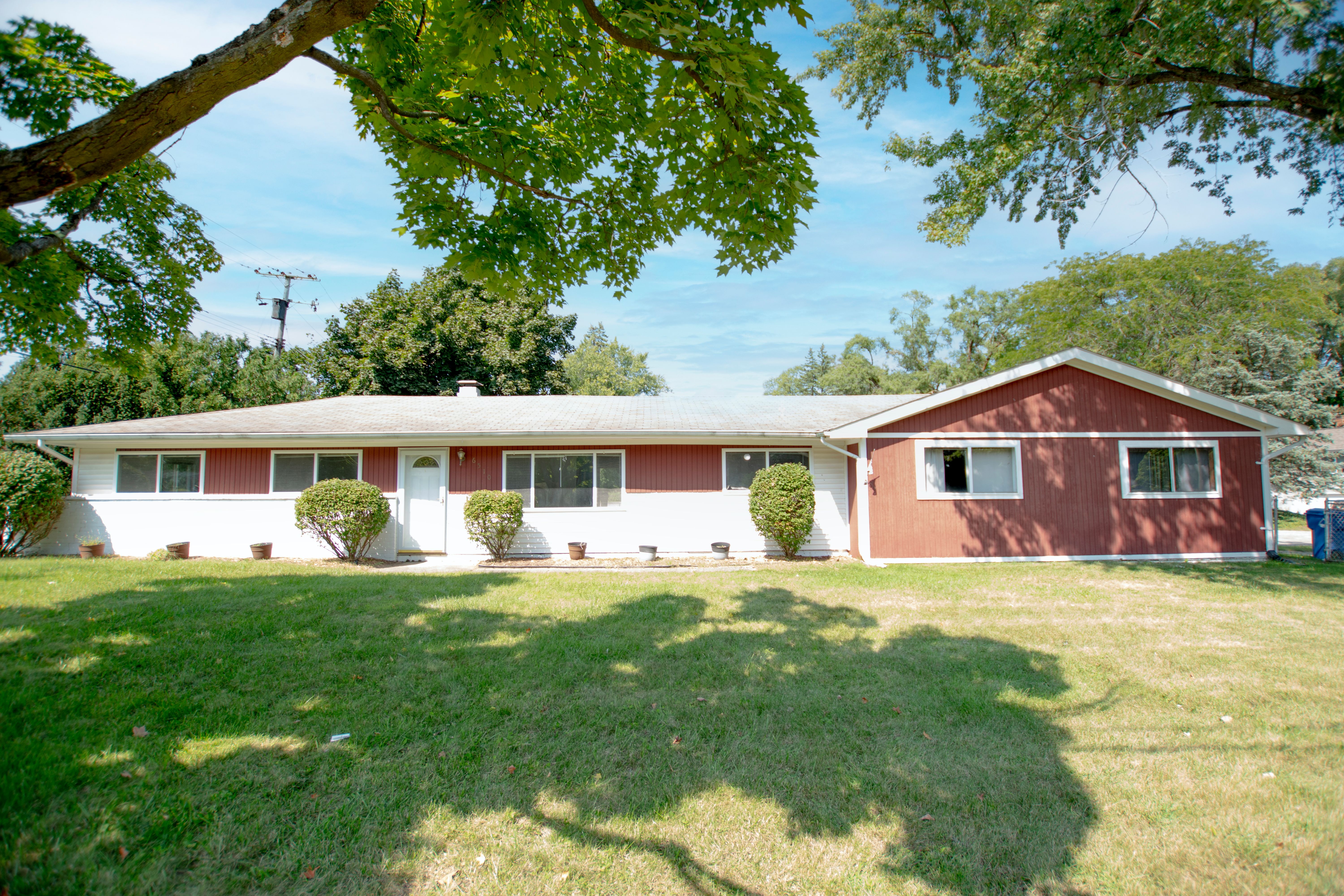 Manson Dr, Waterford, MI 48329
