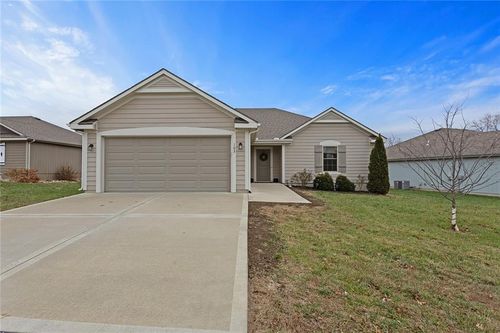 103 N Sivley St, Peculiar, MO, 64078-9111 | Card Image