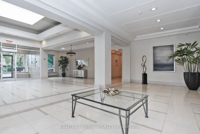 1202 - 60 Disera Dr, Condo with 2 bedrooms, 2 bathrooms and 1 parking in Vaughan ON | Image 3