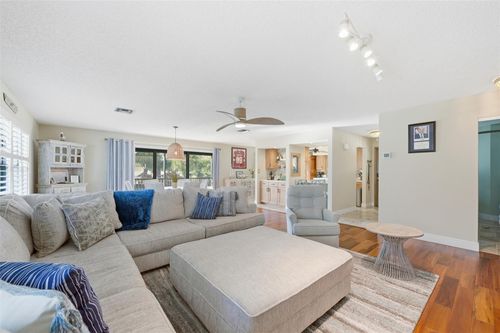 4b-4099 Se Centerboard Ln, Stuart, FL, 34997-6175 | Card Image