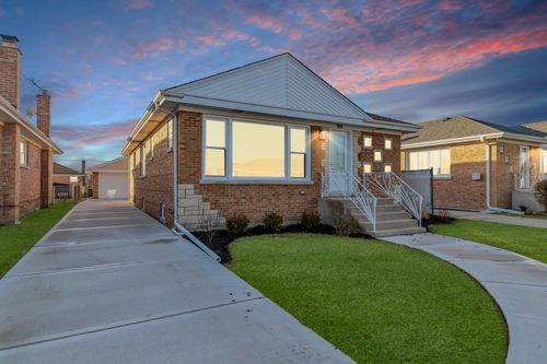 4500 N Ozanam Avenue, Norridge, IL, 60706 | Card Image