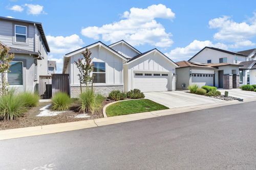 2113 Longmire Loop, Roseville, CA, 95747-5999 | Card Image