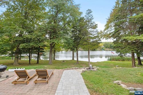 174 Kitchell Lake Dr, West Milford, NJ, 07480-4404 | Card Image