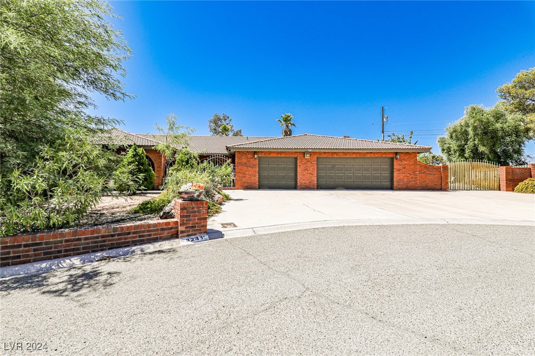 Torrey Pines Dr, Las Vegas, NV 89146