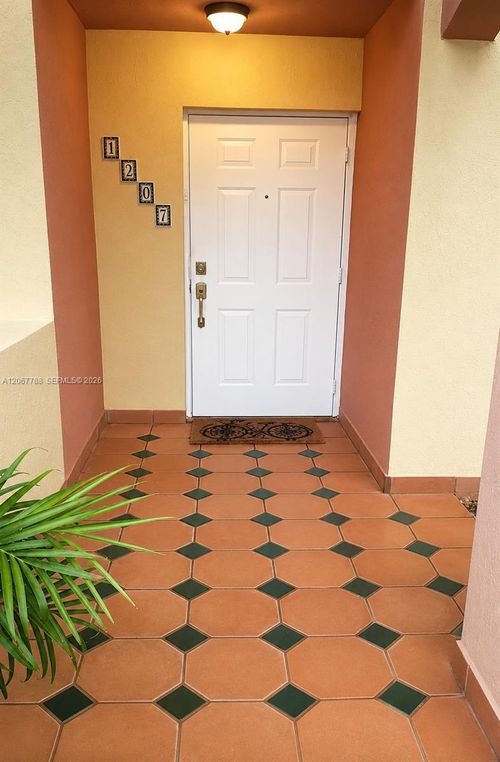 1207-7155 Nw 173rd Dr, Hialeah, FL, 33015-5783 | Card Image