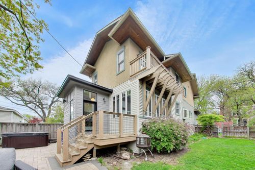 3926 Ridgeway Ave, Chicago, IL, 60618-3110 | Card Image